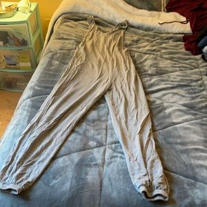 Great jumpsuit never worn size small